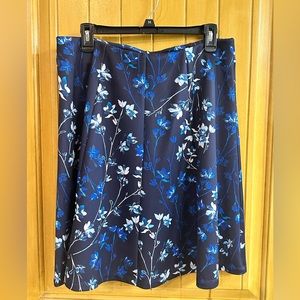Roz & Ali knee length skirt, size:large